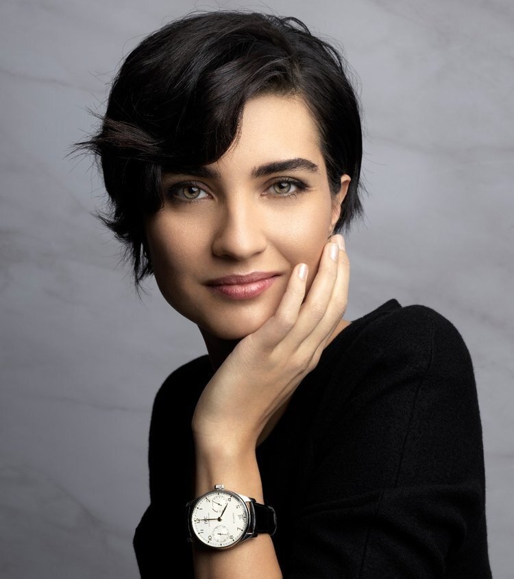 Tuba Büyüküstün Kimdir? Tuba Büyüküstün Biyografisi Biyografi